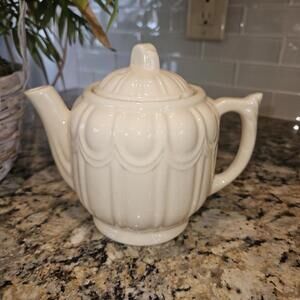 Vintage USA Shawnee Pottery Teapot 5.5" Cream